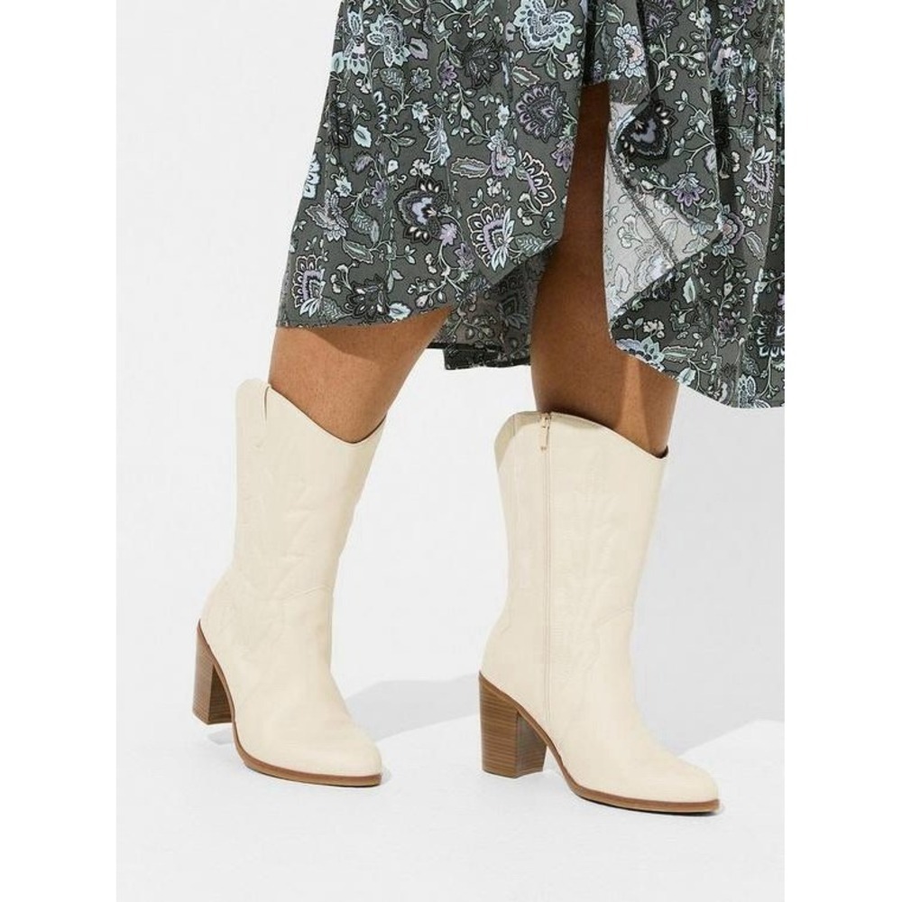 🤍 Cream Western Cowboy Boots Block Heel Boho Chic Trend 🤍